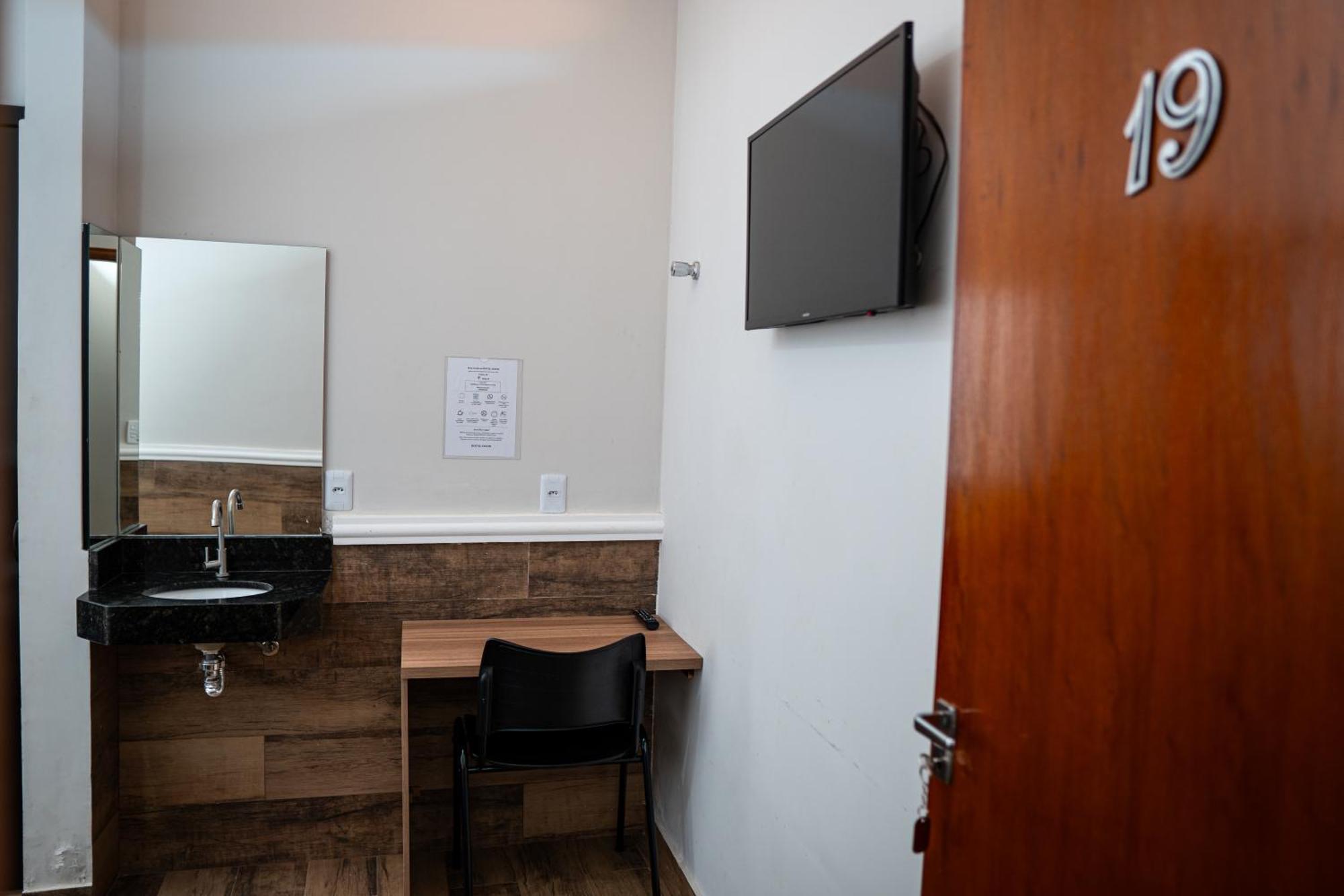 Hotel Nixon Proximo, Rodoviaria, Prefeitura E A Matriz Central Itaí 外观 照片