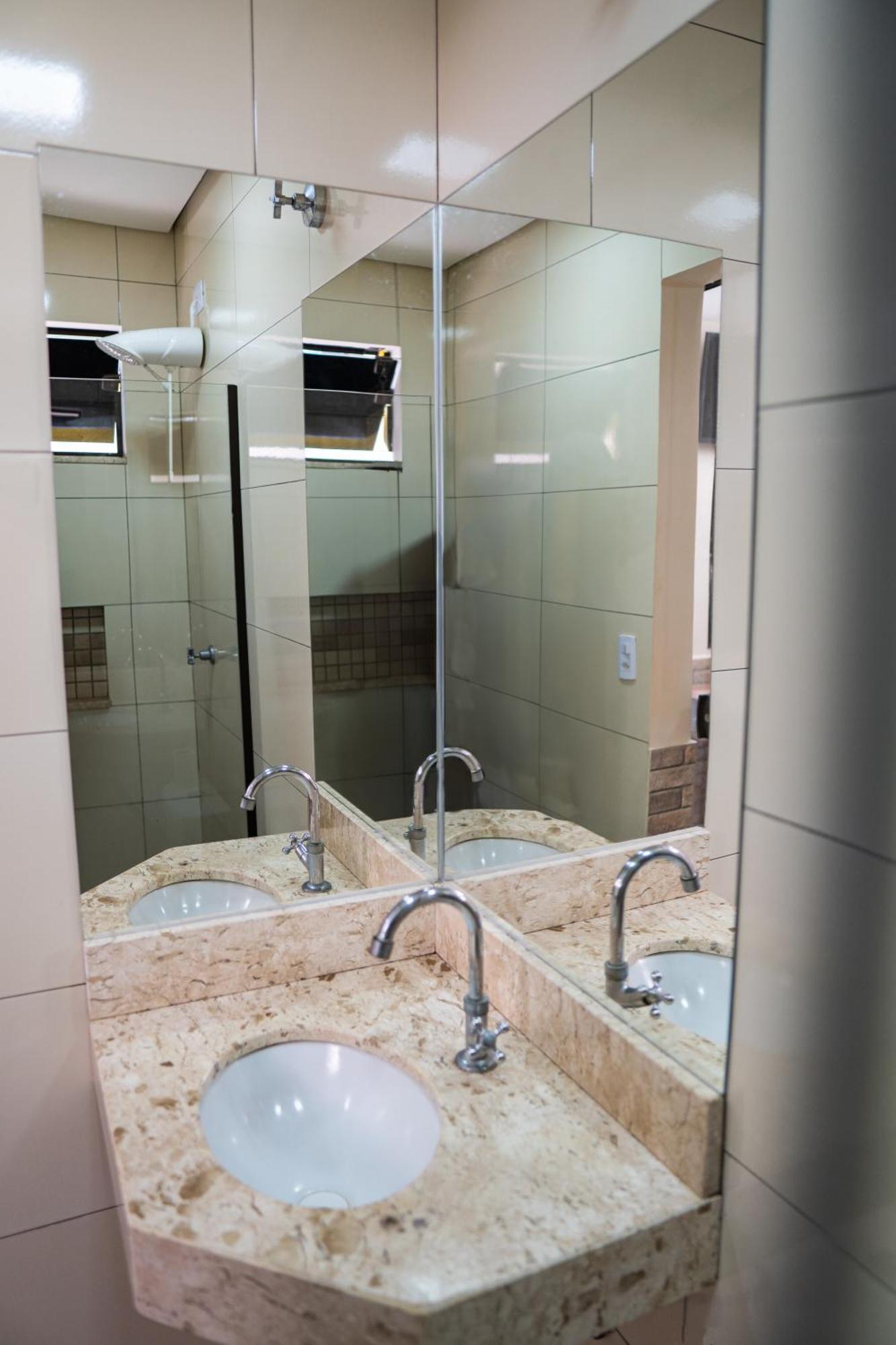 Hotel Nixon Proximo, Rodoviaria, Prefeitura E A Matriz Central Itaí 外观 照片